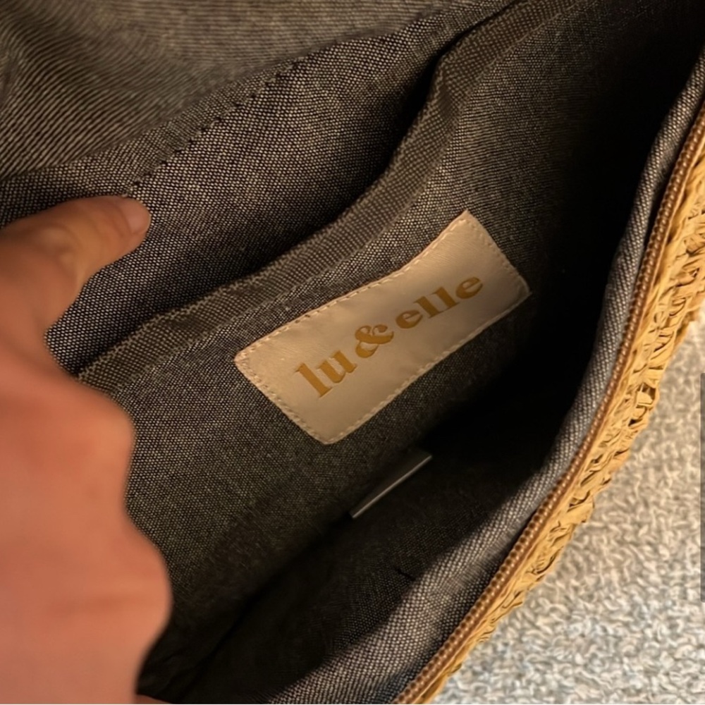 Lu & Elle Woven Tan Crossbody Bag - Picture 5 of 7